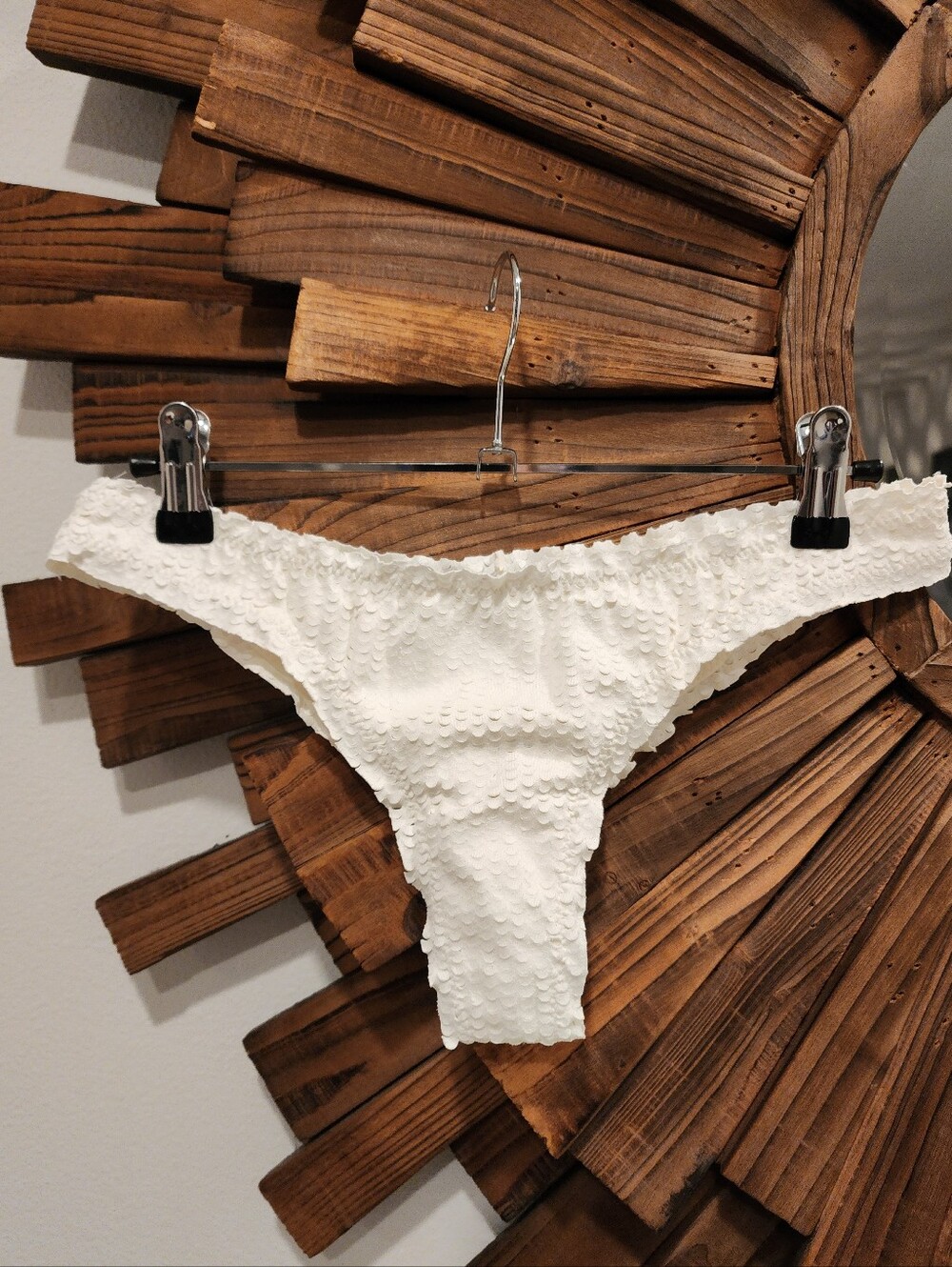 NEW! VIX PAULA HERMANNY SZ M White Textured Bikini Bottom Gold Accent